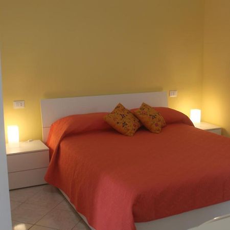 Camere Dieci Maggio- Beb Dory, Nemo, Guizzo Ponza Exterior photo