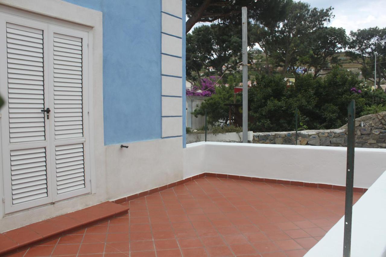 Camere Dieci Maggio- Beb Dory, Nemo, Guizzo Ponza Exterior photo