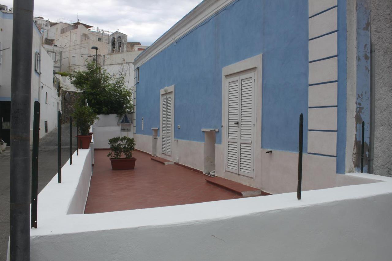 Camere Dieci Maggio- Beb Dory, Nemo, Guizzo Ponza Exterior photo