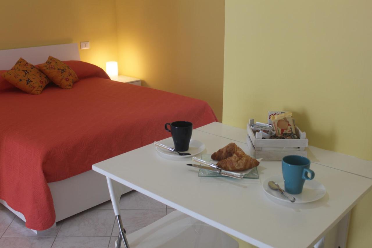 Camere Dieci Maggio- Beb Dory, Nemo, Guizzo Ponza Exterior photo