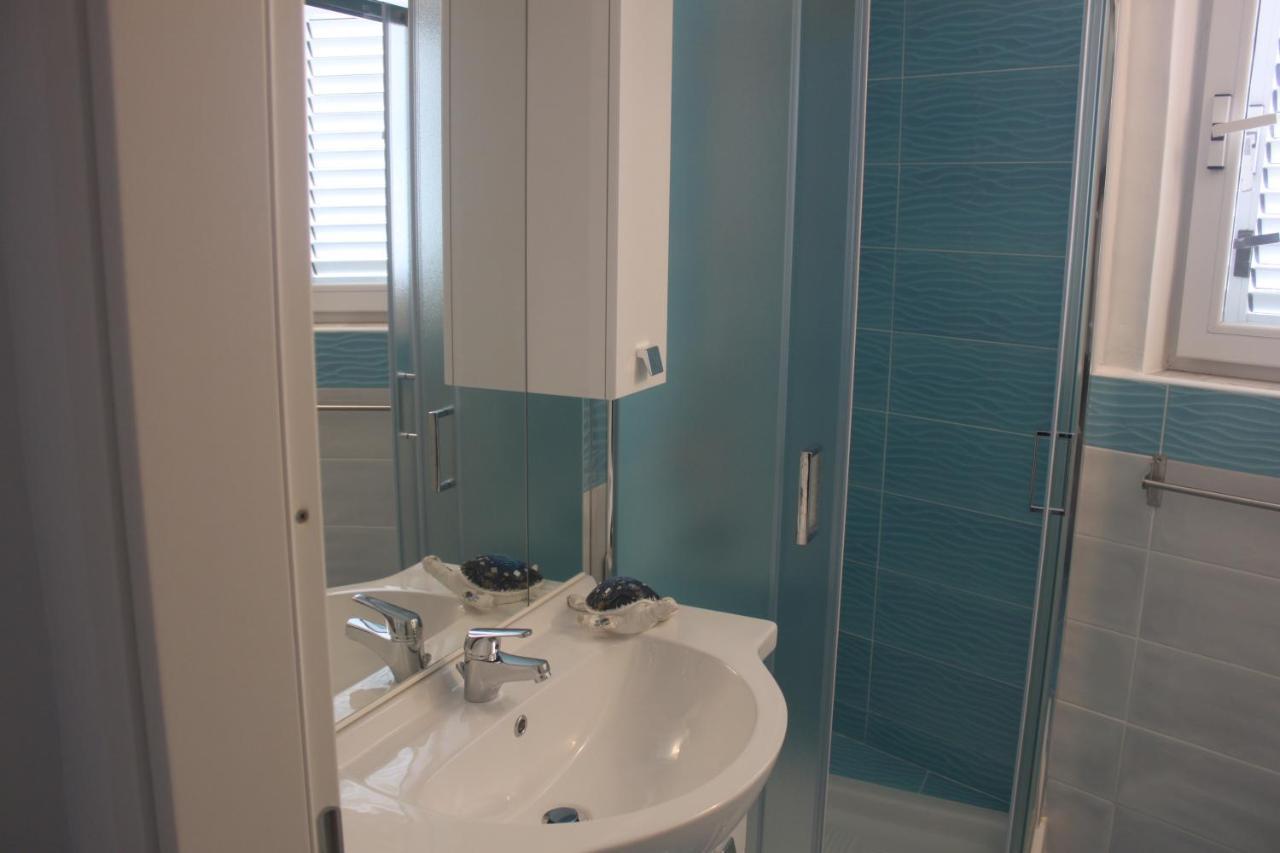 Camere Dieci Maggio- Beb Dory, Nemo, Guizzo Ponza Exterior photo