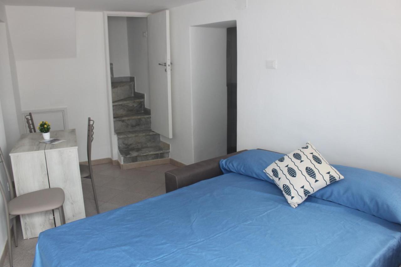 Camere Dieci Maggio- Beb Dory, Nemo, Guizzo Ponza Exterior photo