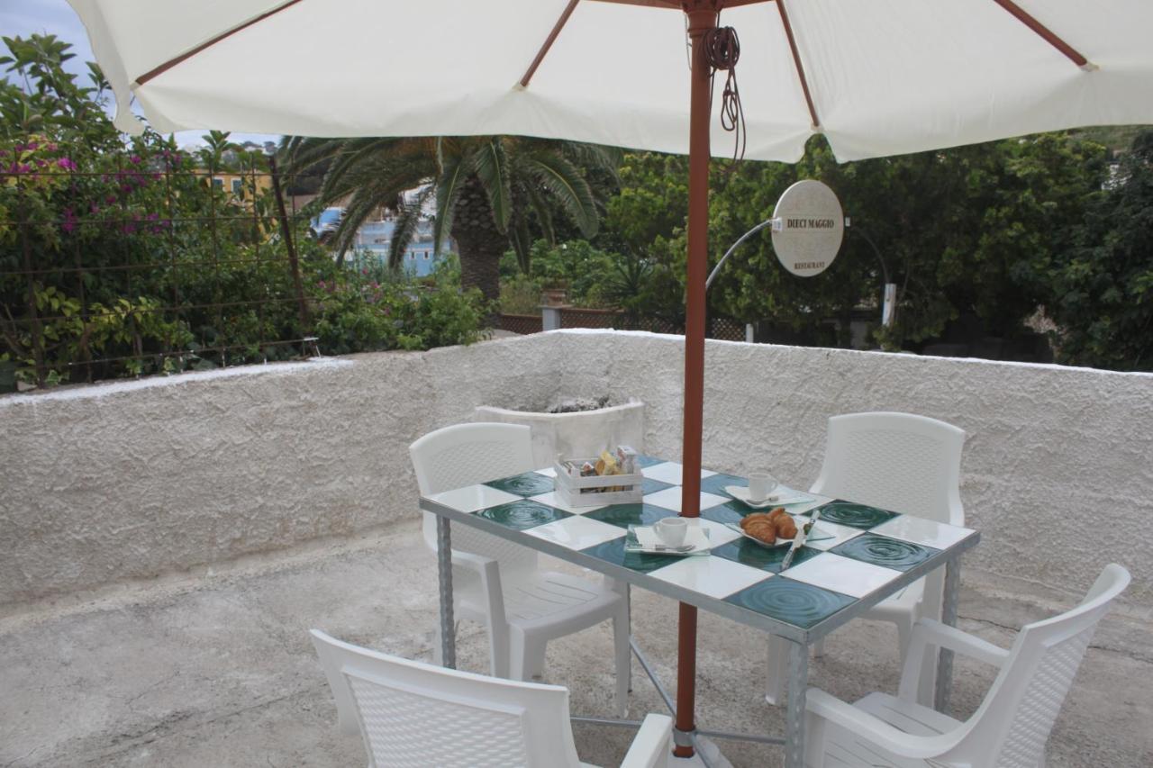 Camere Dieci Maggio- Beb Dory, Nemo, Guizzo Ponza Exterior photo
