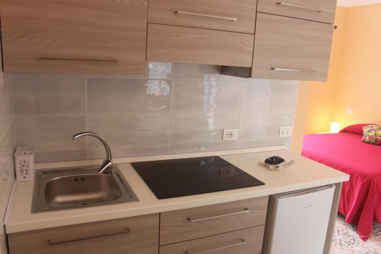 Camere Dieci Maggio- Beb Dory, Nemo, Guizzo Ponza Exterior photo