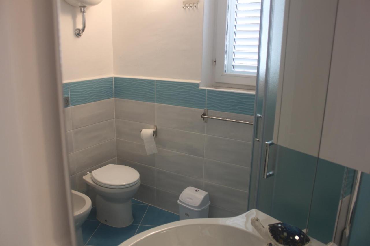 Camere Dieci Maggio- Beb Dory, Nemo, Guizzo Ponza Exterior photo